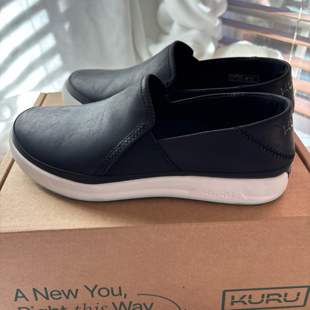 KURU Roam Atla Slip On Leather Shoe Size 8.5 Black with box